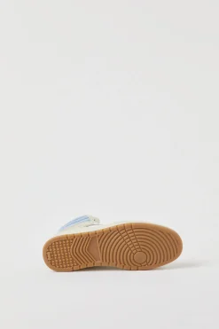 Sneaker High