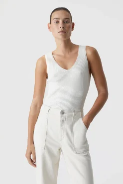 Top A Encolure En V